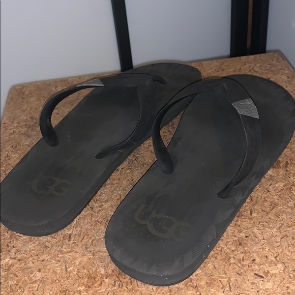 - UGG Casual Men’s Thong Sandals Size 12 Black Spring Summer Beach Slip On - Picture 6 of 11